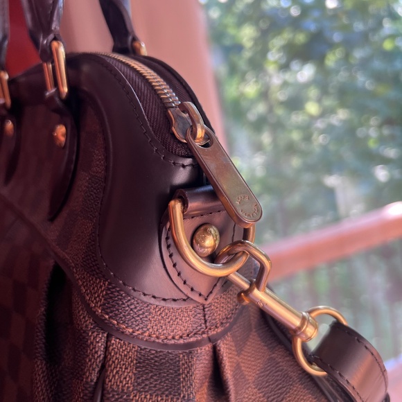 Louis Vuitton Damier Ebene Trevi PM - Picture 5 of 11